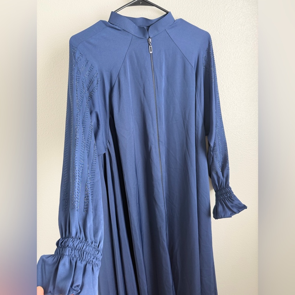 Blue Abaya with Rhinestone Sleeves & Zipper Front – Size 56 - Picture 3 of 6